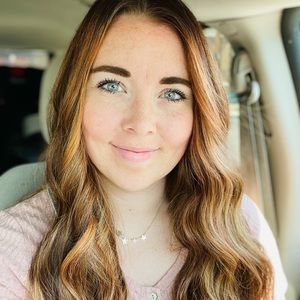 Meet your Posher, Halie